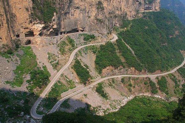 Xiyagou Tunnelstra�e und Serpentine